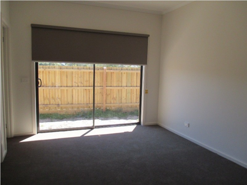 34 SCARLETT DRIVE, Doveton VIC 3177