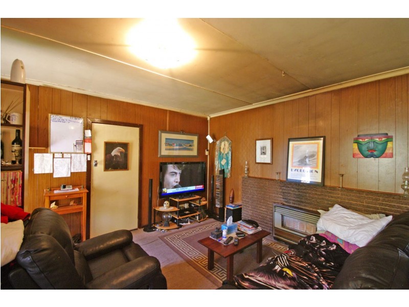 4 Agonis Street, Doveton VIC 3177