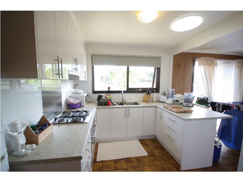 18 Calrossie Close, Endeavour Hills VIC 3802