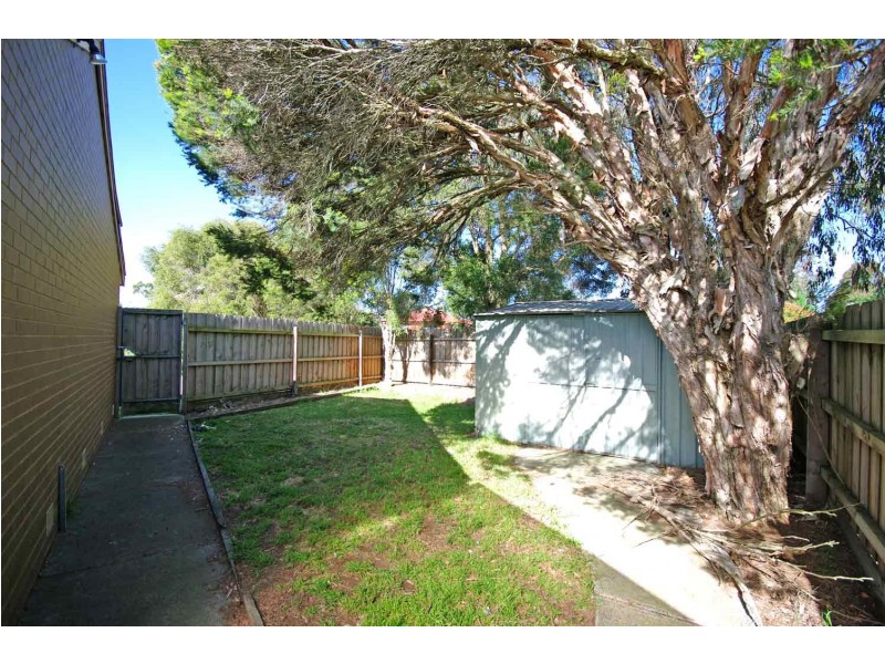 18 Calrossie Close, Endeavour Hills VIC 3802