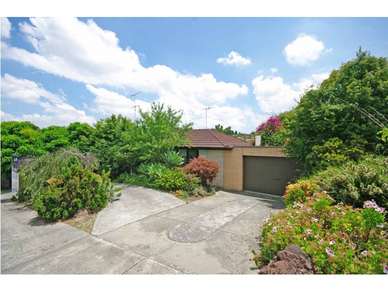 103 John Fawkner Drive, Endeavour Hills VIC 3802