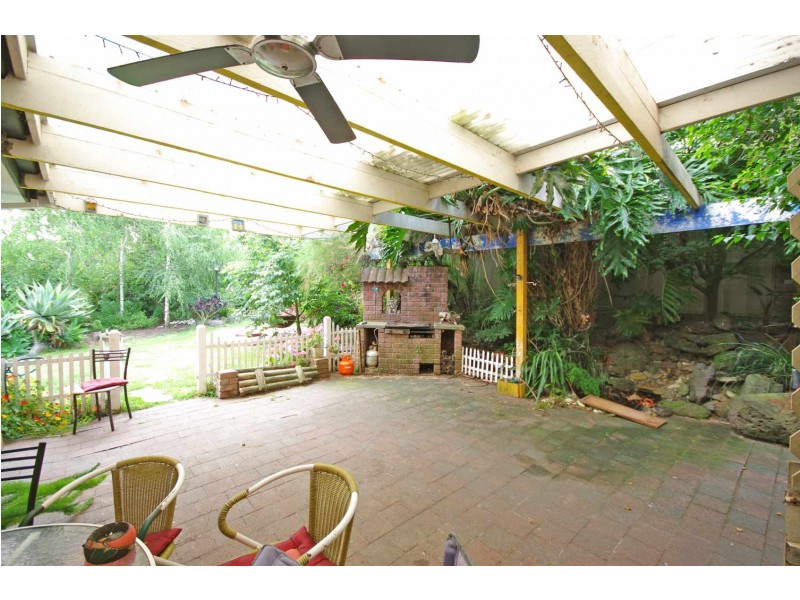 103 John Fawkner Drive, Endeavour Hills VIC 3802