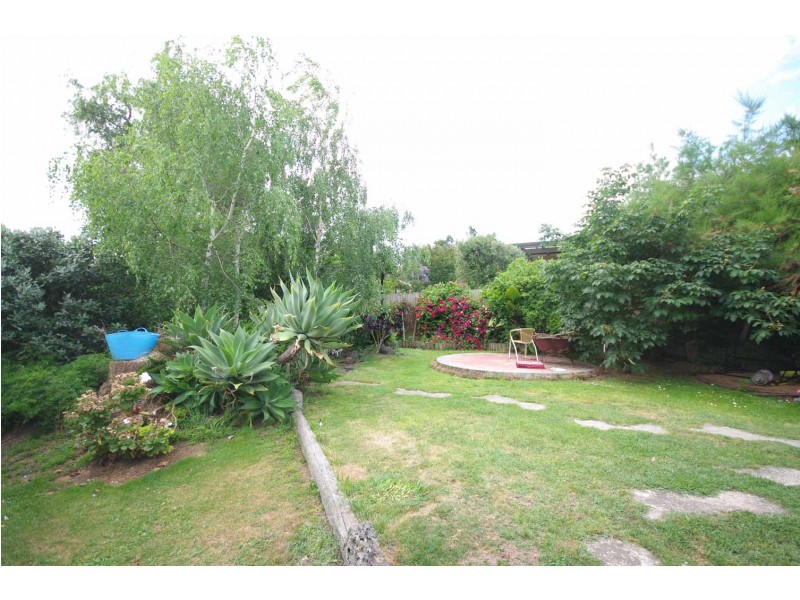 103 John Fawkner Drive, Endeavour Hills VIC 3802