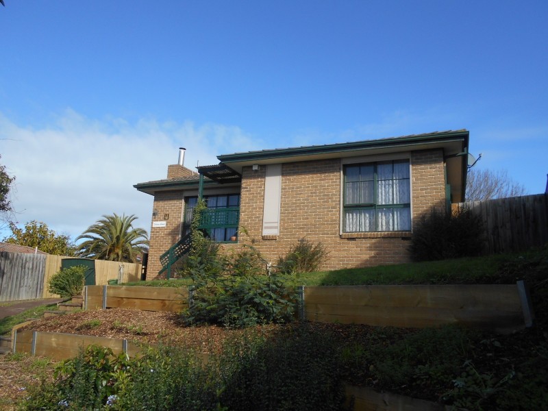 14 COLEDALE CLOSE, Endeavour Hills VIC 3802
