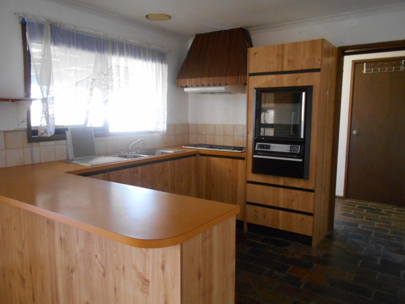14 COLEDALE CLOSE, Endeavour Hills VIC 3802