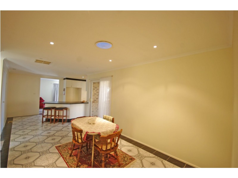 16 Scoble Place, Narre Warren VIC 3805