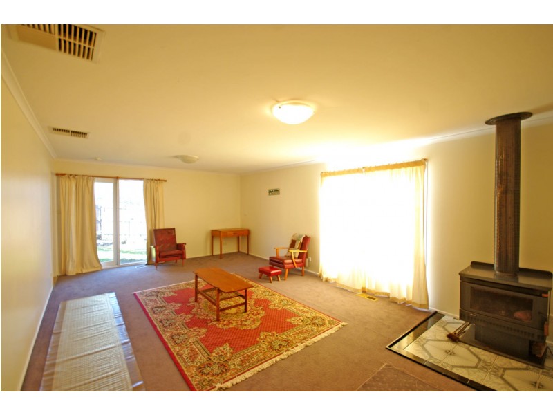 16 Scoble Place, Narre Warren VIC 3805