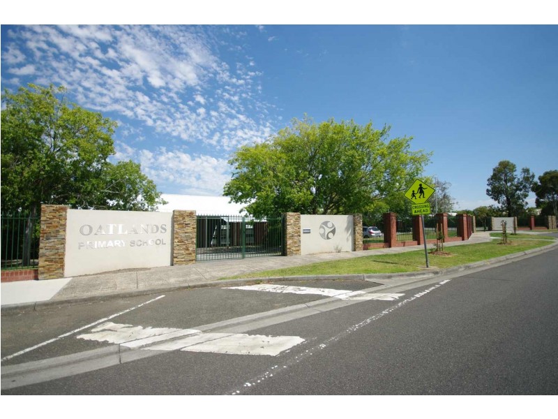 16 Scoble Place, Narre Warren VIC 3805