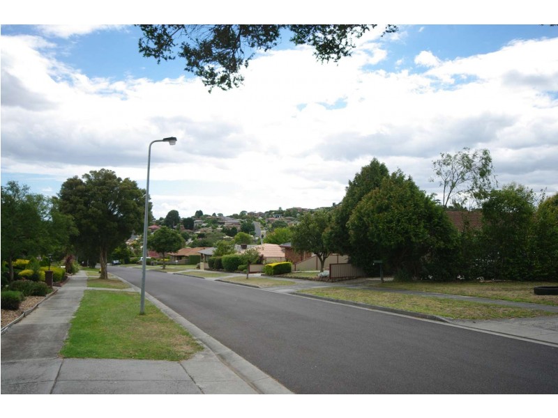 14 Ponto Court, Endeavour Hills VIC 3802