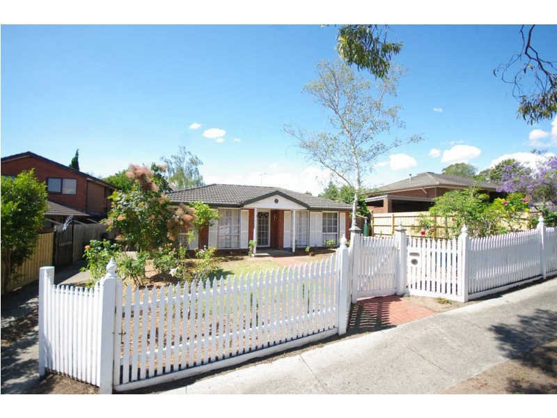 2 ROLLAND COURT, Endeavour Hills VIC 3802