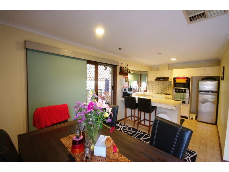 73 William Hovell Drive, Endeavour Hills VIC 3802