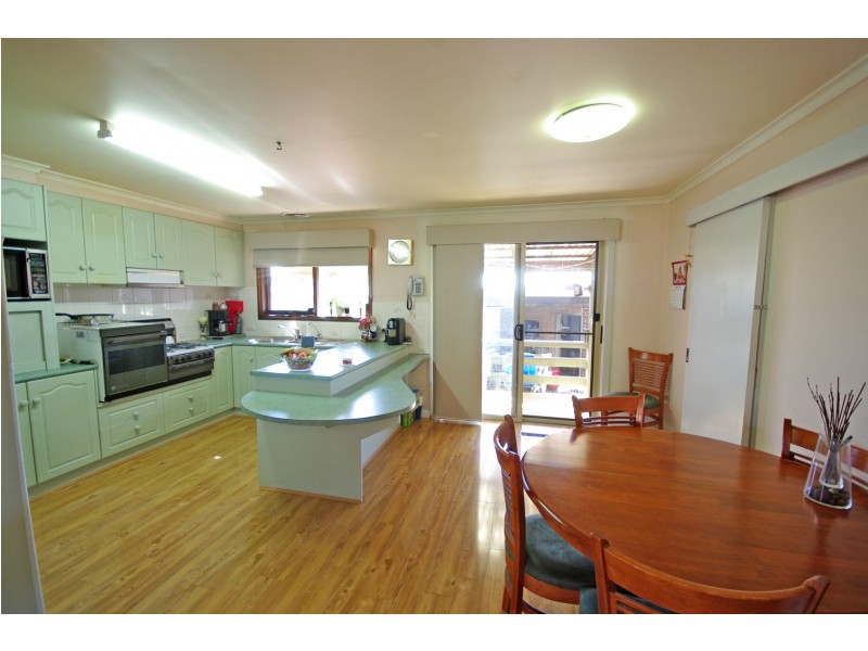 1 Scotsburn Way, Endeavour Hills VIC 3802