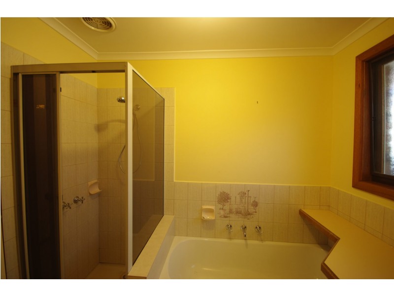 14 Janmara Court, Endeavour Hills VIC 3802