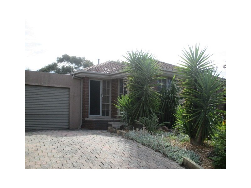 13 LAURISTON DRIVE, Endeavour Hills VIC 3802