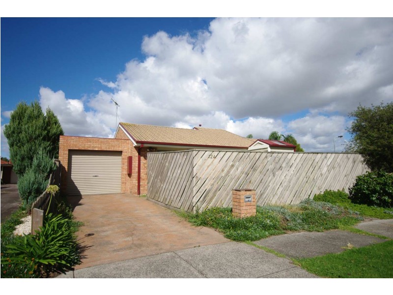 12 Bryson Court, Endeavour Hills VIC 3802