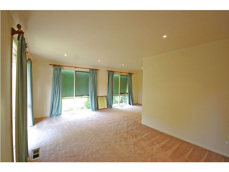 87 Matthew Flinders Avenue, Endeavour Hills VIC 3802