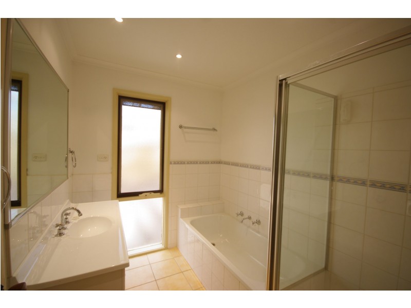 87 Matthew Flinders Avenue, Endeavour Hills VIC 3802