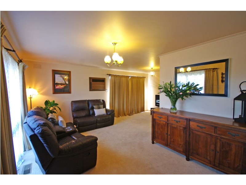 2 Earls Court, Endeavour Hills VIC 3802