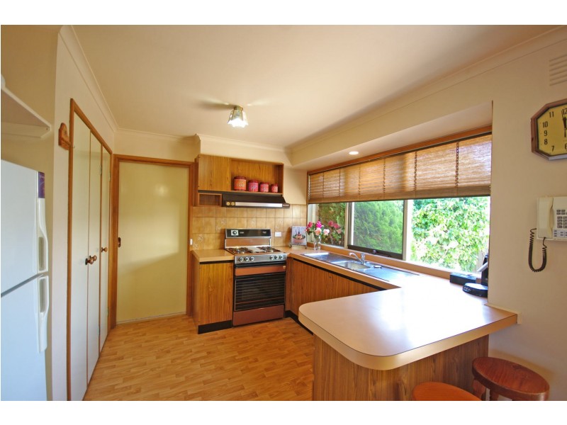 2 Earls Court, Endeavour Hills VIC 3802