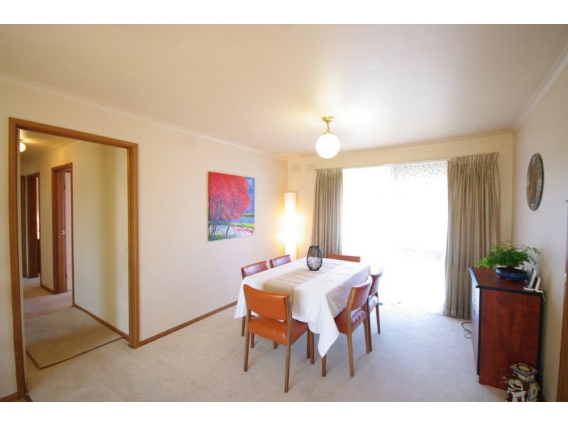 2 Earls Court, Endeavour Hills VIC 3802