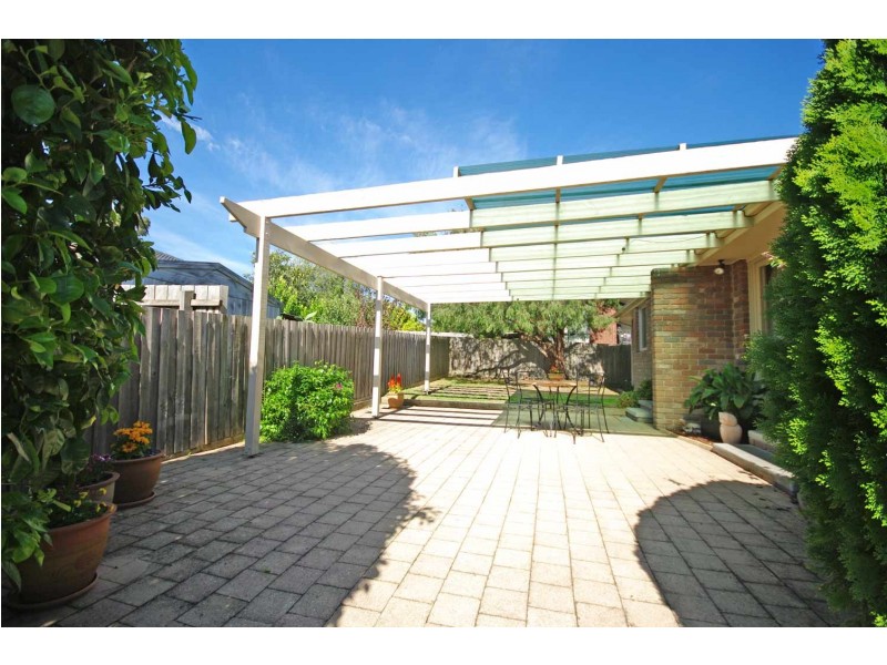 2 Earls Court, Endeavour Hills VIC 3802