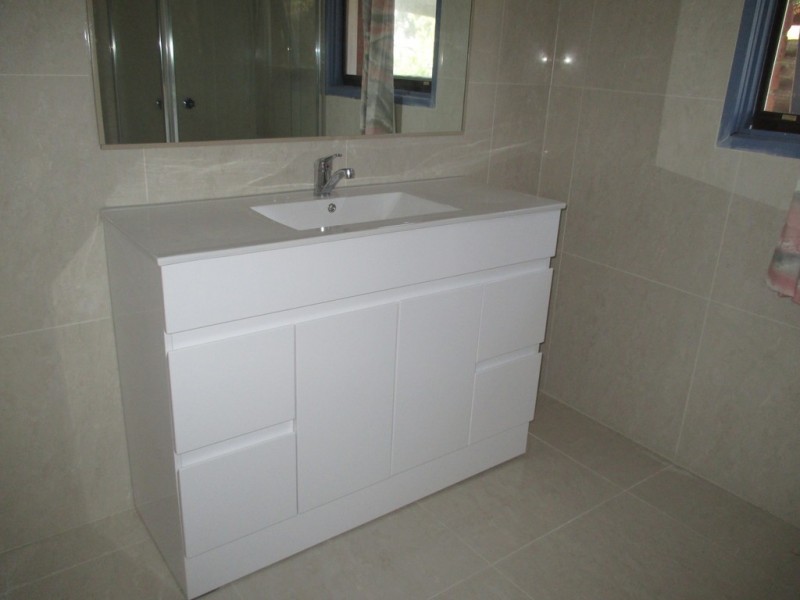 2 CHALCOT DRIVE, Endeavour Hills VIC 3802