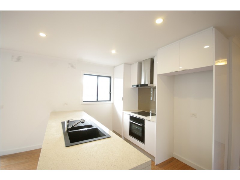 3 Lachlan Drive, Endeavour Hills VIC 3802