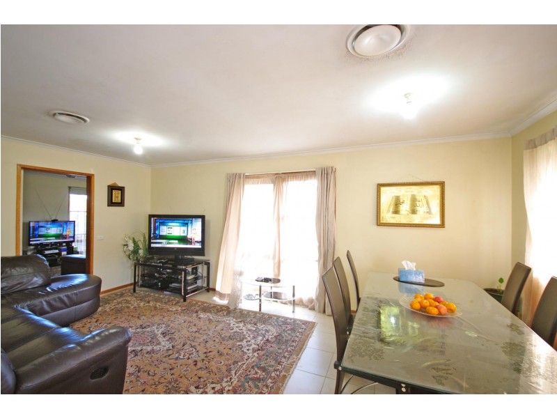 77 Shetland Street, Endeavour Hills VIC 3802