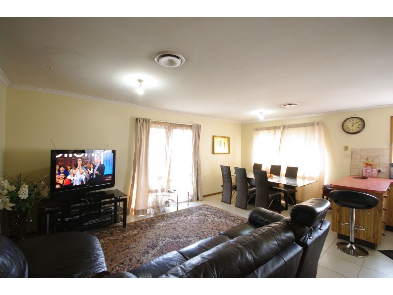 77 Shetland Street, Endeavour Hills VIC 3802