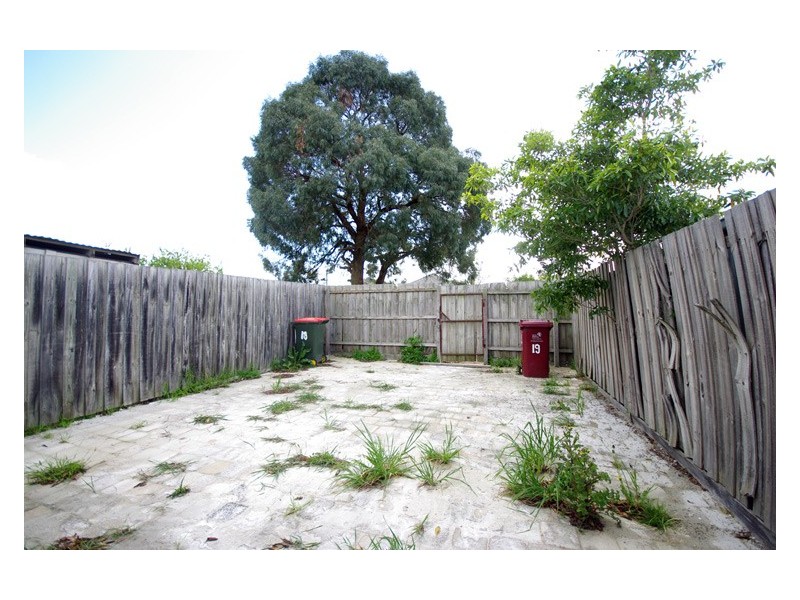 19 Nicole Avenue, Dandenong North VIC 3175