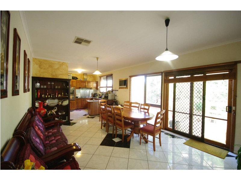 43 William Hovell Drive, Endeavour Hills VIC 3802