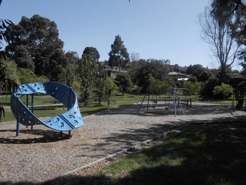 246 JAMES COOK DRIVE, Endeavour Hills VIC 3802