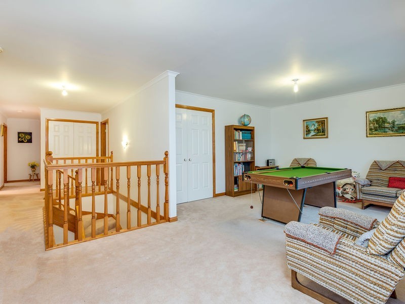 8 Nicole Close, Endeavour Hills VIC 3802