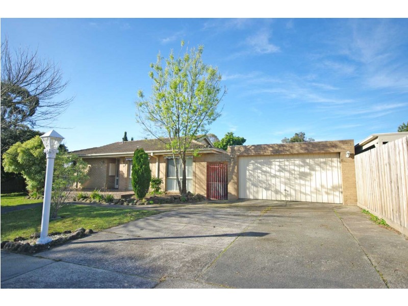 14 Whitestone Court, Endeavour Hills VIC 3802