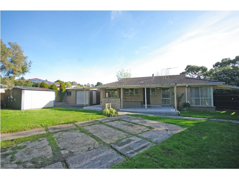 14 Whitestone Court, Endeavour Hills VIC 3802