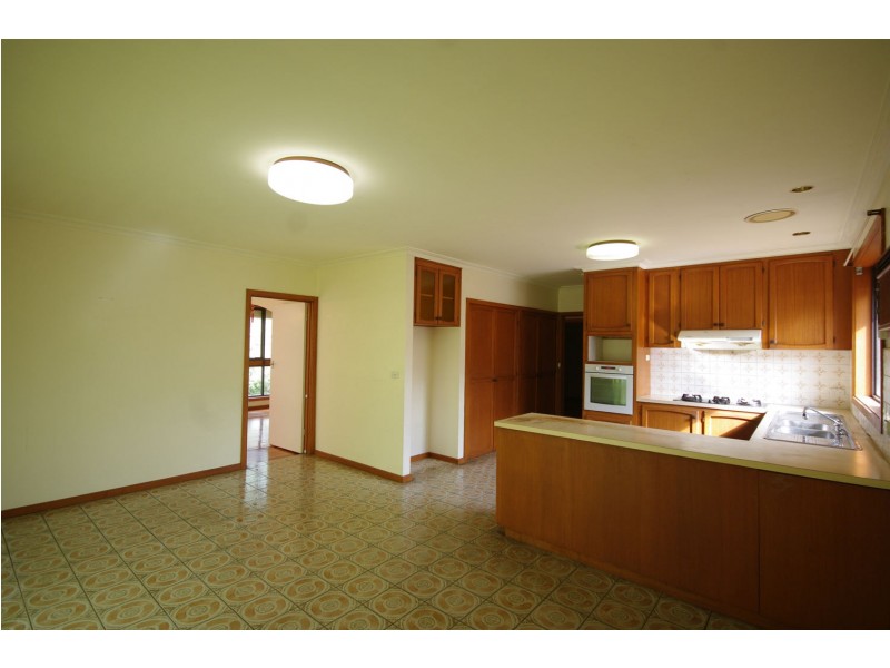 11 Surrey Close, Hallam VIC 3803