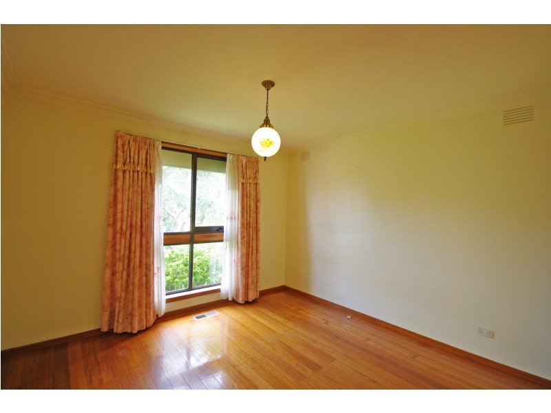 11 Surrey Close, Hallam VIC 3803