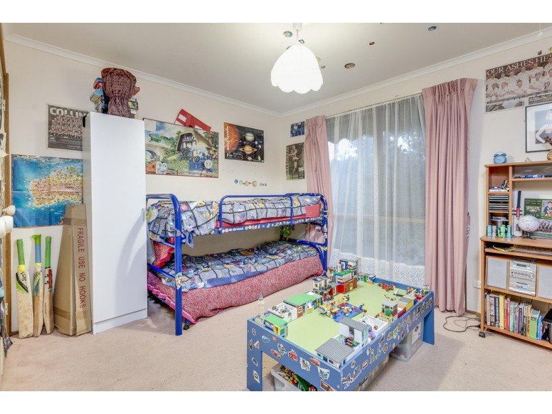 31 Huxley Crescent, Endeavour Hills VIC 3802