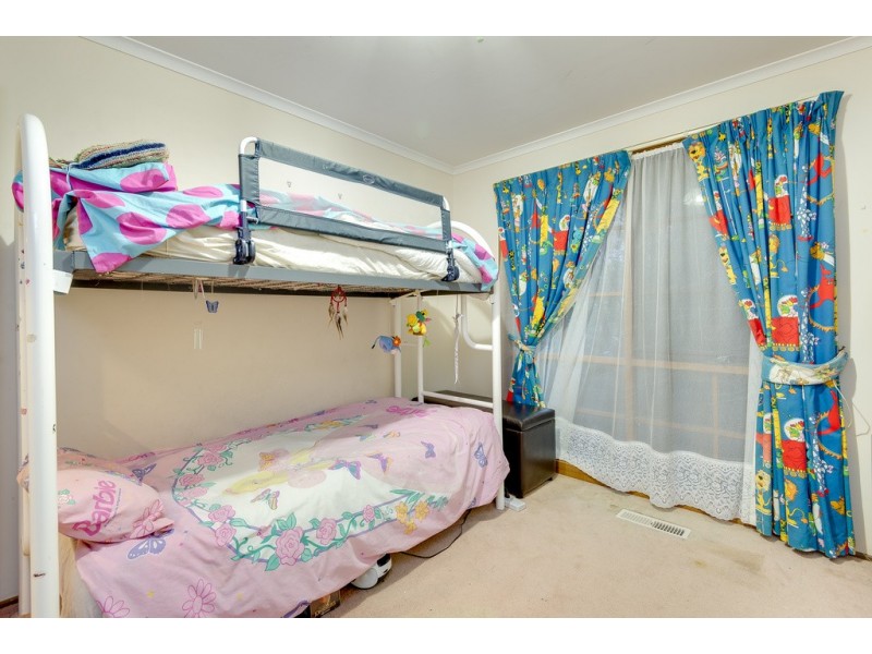 31 Huxley Crescent, Endeavour Hills VIC 3802