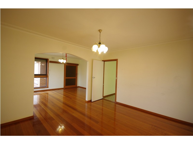 11 SURREY CLOSE, Hallam VIC 3803