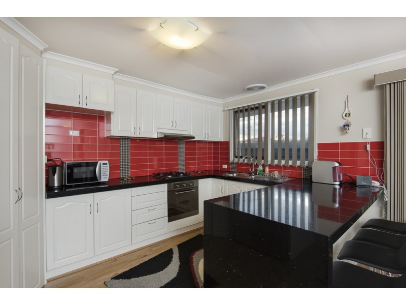 1 Scotsburn Way, Endeavour Hills VIC 3802