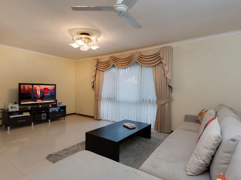 9 Hann Close, Endeavour Hills VIC 3802