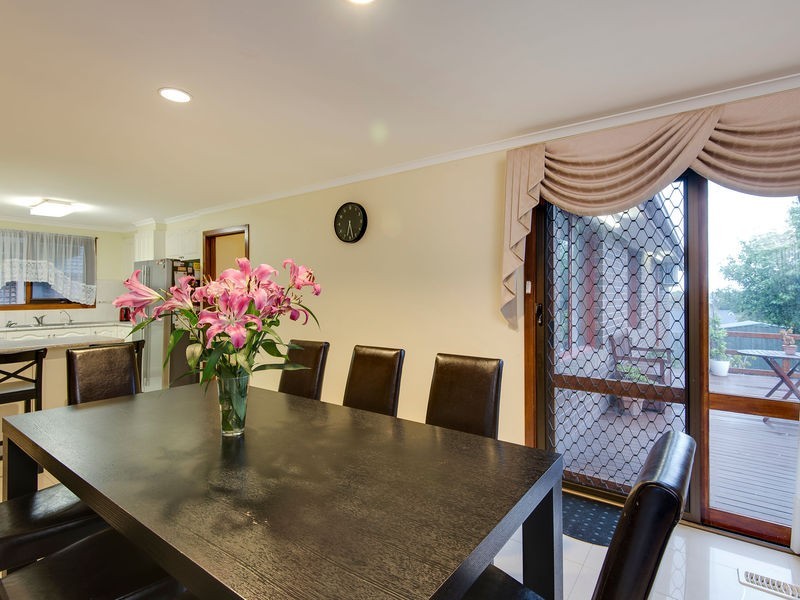 9 Hann Close, Endeavour Hills VIC 3802