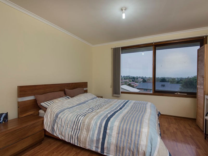 9 Hann Close, Endeavour Hills VIC 3802