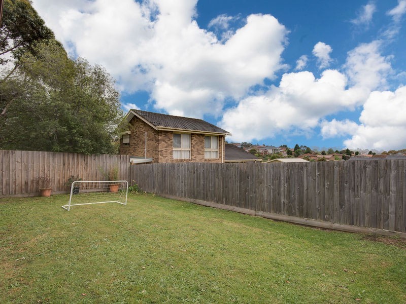 9 Hann Close, Endeavour Hills VIC 3802