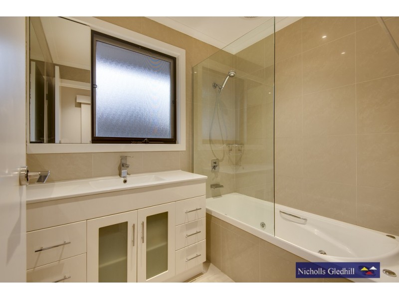 10 Lawson Way, Endeavour Hills VIC 3802