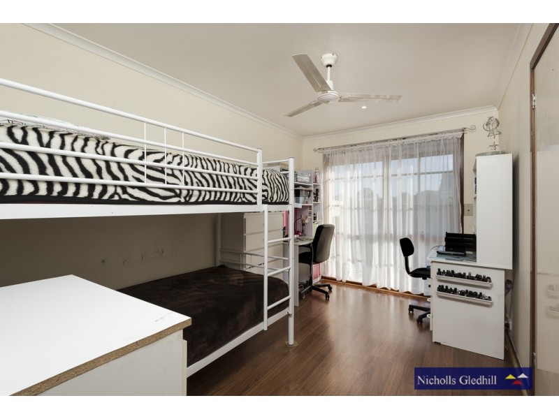 24 Lawson Way, Endeavour Hills VIC 3802