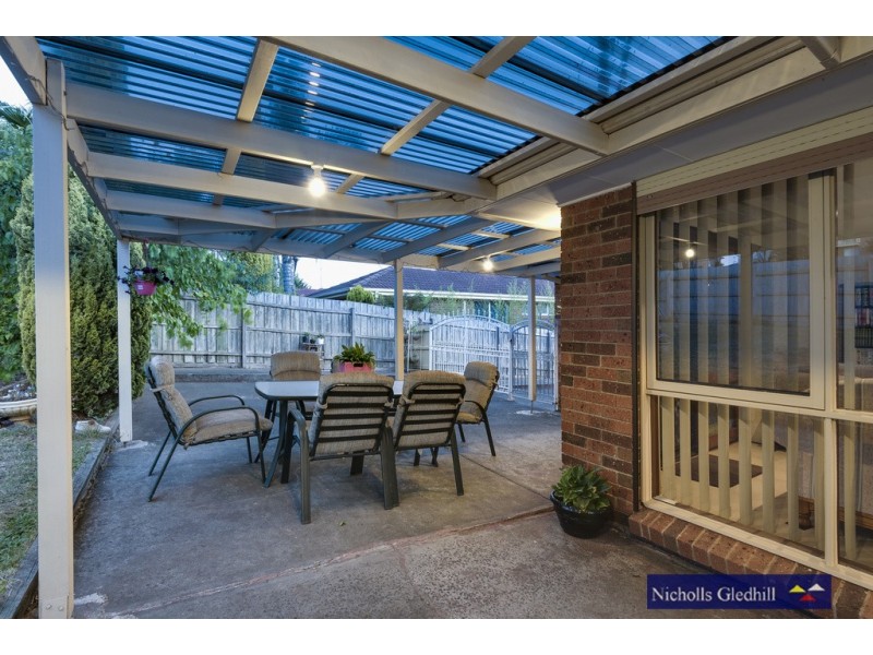 24 Lawson Way, Endeavour Hills VIC 3802