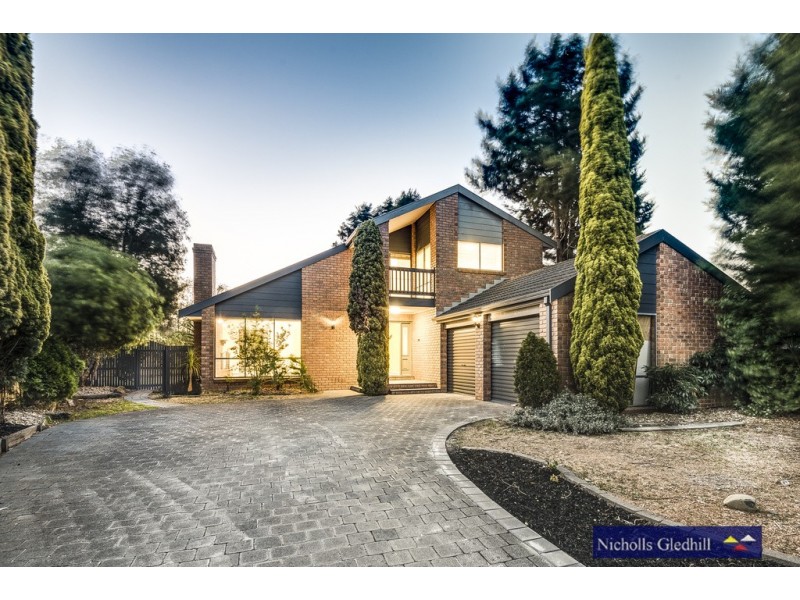 12 Delmont Court, Endeavour Hills VIC 3802