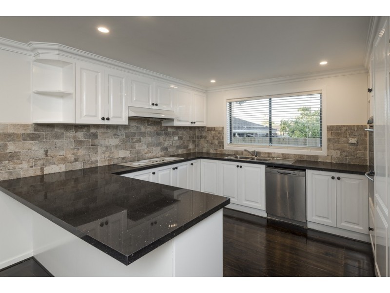 12 Delmont Court, Endeavour Hills VIC 3802